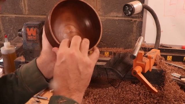 Wood Turning a Black Walnut Ice cream Bowl! Salad bowl? Fruit Bowl? *Improper use of roughing gouge смотреть онлайн