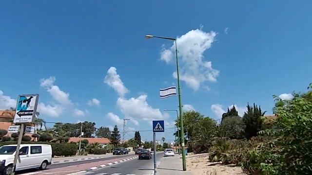 Ашкелон 19 мая 2016. Прогулка по улице. Солнце и облака. смотреть онлайн