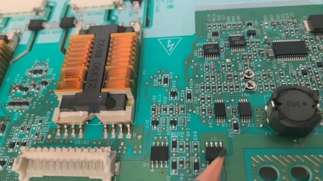 Обзор плат из импортного ЖК телевизора. Ценные детали смотреть онлайн