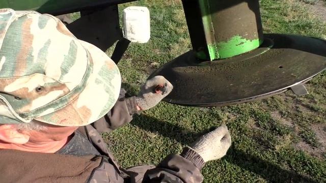 #обзор роторной косилки #осмотр ножей ТО в сенокосе в Сибири смотреть онлайн