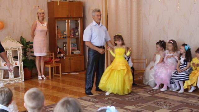 танец с папой в детском саду смотреть онлайн