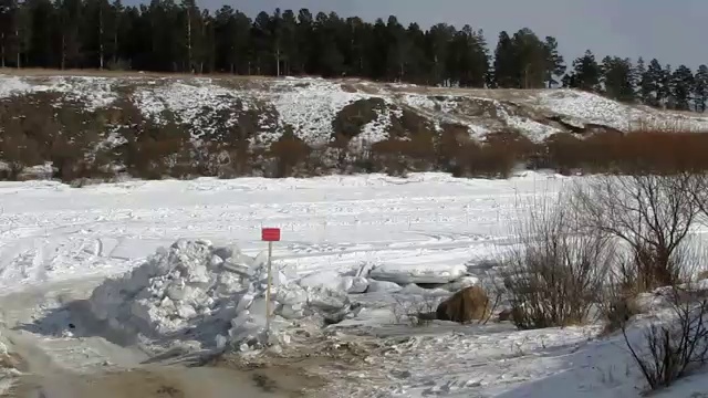 Подрыв льда на реке смотреть онлайн