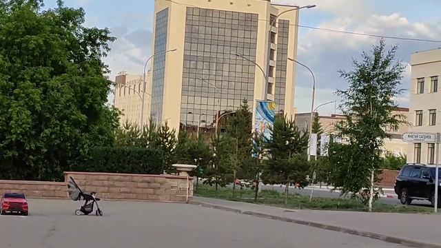 Кокшетау, Kokschetay, Кокчетав. Молодёжный Город. Обычный летний день в городе у озера Копа. 6.2022 смотреть онлайн