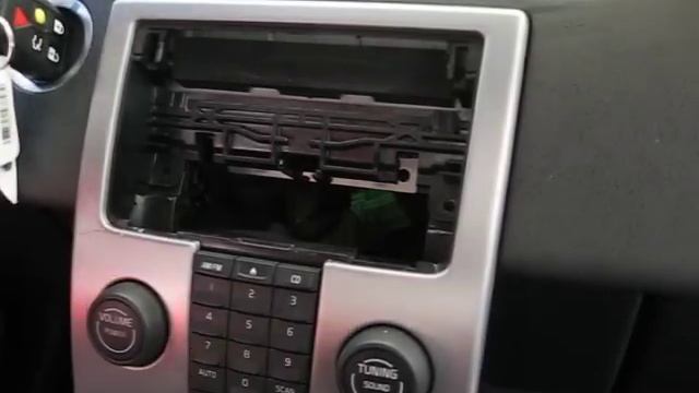 How To Remove Radio / CD Changer / From Volvo S40 2006 For Repair.