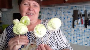 # Внук в гостях  у бабушки , пеку безе на палочке.Безе в домашних условиях.