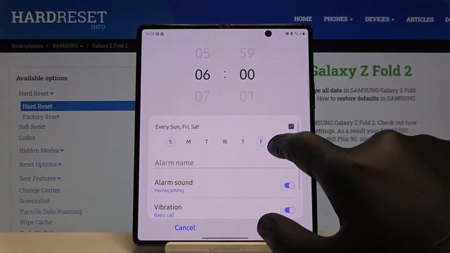 How to Set an Alarm Clock in Samsung Galaxy Z Fold 2 – Customize Alarm Clock смотреть онлайн