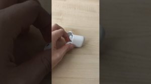 Не работает беспроводные наушники.Не включаются наушники