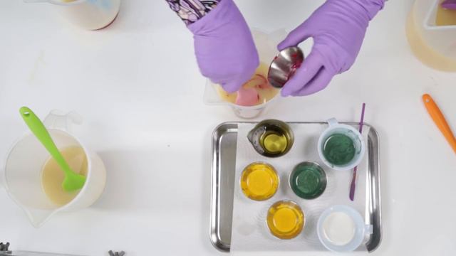 Cold process soap making tutorial, hanger swirl, soap dough flowers, soap piping смотреть онлайн