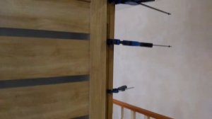 Наличник на дверь на монтажную пену. Наличник без гвоздей. Наличник ошибки.