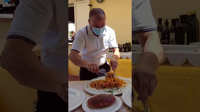 Как правильно подавать спагетти. Сардиния ?? Мастер от шефа смотреть онлайн
