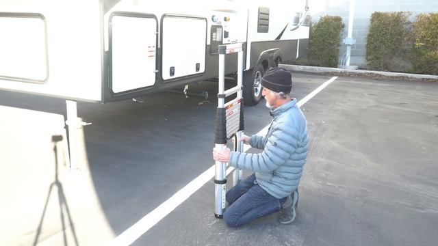 Ep. 180: WolfWise 12.5-foot Telescoping Ladder | RV accessories maintenance gear смотреть онлайн