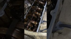 Выставляем метки грм  и регулируем клапана на автомобиле Renault Symbol.