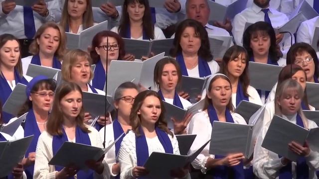 Торжественный гимн "Бог, Властелин миров" - хор Сакраменто смотреть онлайн