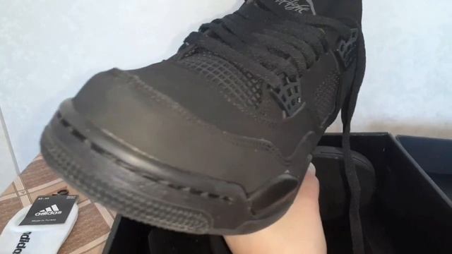 БАРХАТНЫЕ ТЯГИ. Обзор На Air Jordan 4 Black Cat смотреть онлайн