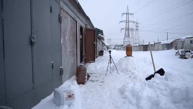 Пивная КЕГА VS рогатка, петарды, салюты ! Чуть не контузило .. смотреть онлайн