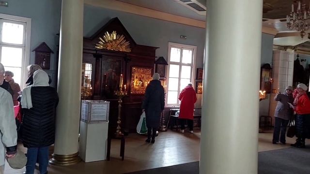 Канун Православной Пасхи.Традиционно пришли в церковь освящать кулич и яйца. смотреть онлайн