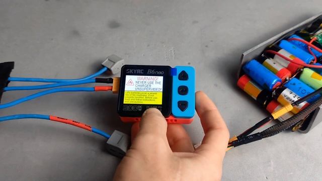 SKYRС B6neo - ЛУЧШАЯ ЗАРЯДКА 2023! Обзор, тест, обновление программного обеспечения, калибровка смотреть онлайн