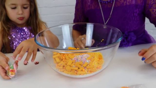 Granny Slime Supermarket Store | Ruby & Bonnie Pretend Play and Mixing Slimes смотреть онлайн