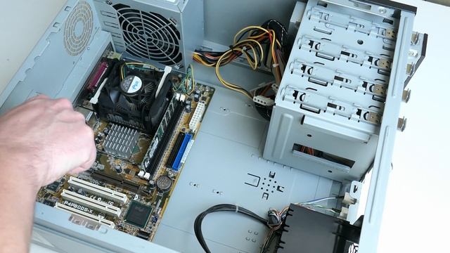 Pentium 4 PC - Deep Dive and benchmarking in 2022 смотреть онлайн