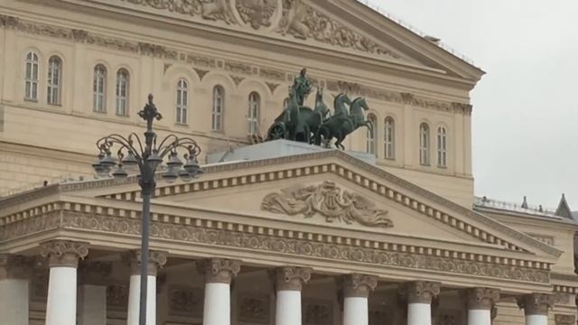 Москва, Театральная площадь. Большой театр. 24.11.2016, 10:36 смотреть онлайн