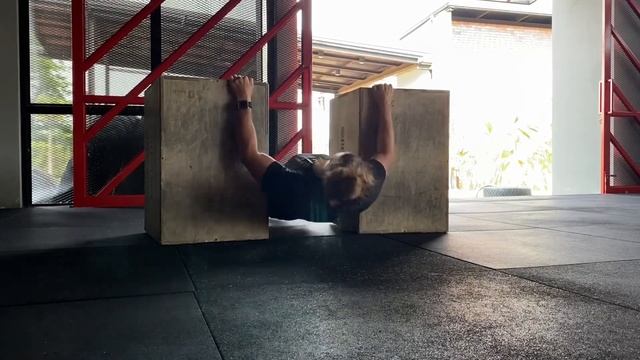 Горизонтальные подтягивания при отсутствии турника смотреть онлайн