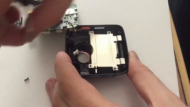 Видеорегистратор Mio MiVue 358 P — замена аккумулятора смотреть онлайн
