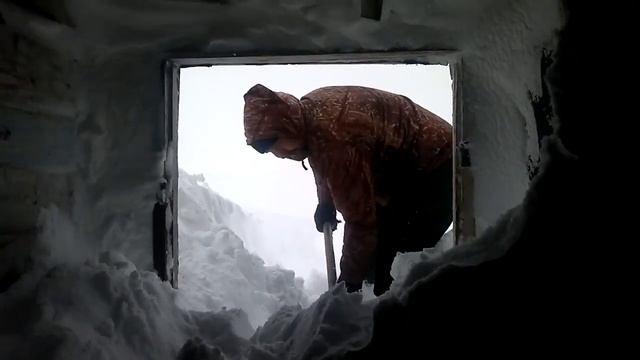 много снега не бывает смотреть онлайн