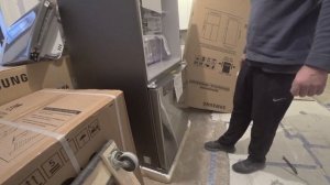 Холодильник больше дверного проема! Проблема