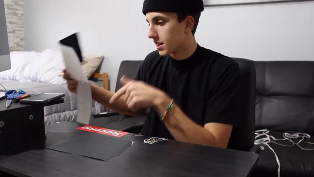 COLOR CHANGING - Louis Vuitton Custom Shoes! - INSANE!! смотреть онлайн