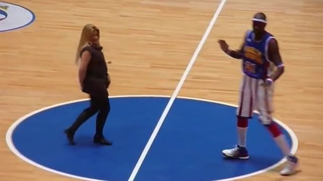 Harlem Globetrotters tricks and funny moments смотреть онлайн