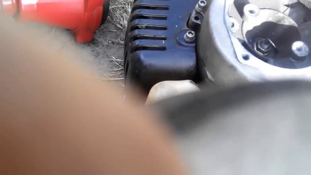 Китайская бензокоса. Замена сцепления. смотреть онлайн