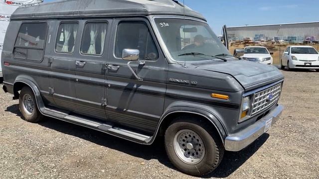 Lot 332 1989 Ford Econoline Van смотреть онлайн