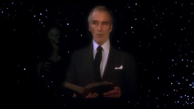 Supremely sonorous Christopher Lee 'Howling 2' intro смотреть онлайн