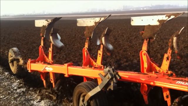 John Deere 6930 P Ploughing With Kuhn Multimaster 122 5T (primavara 2013)