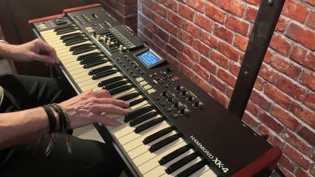 UK Exclusive - The New Hammond XK-4 First Look