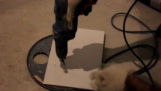 Неровные стены, неровная плитка. Система СВП.Кладём плитку на стены впервые. Ревизионный люк.Мозаик смотреть онлайн