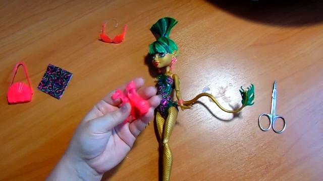 Распаковка пляжной Дженифаер.-видео обзор на куклу и то что с ней в комплекте смотреть онлайн