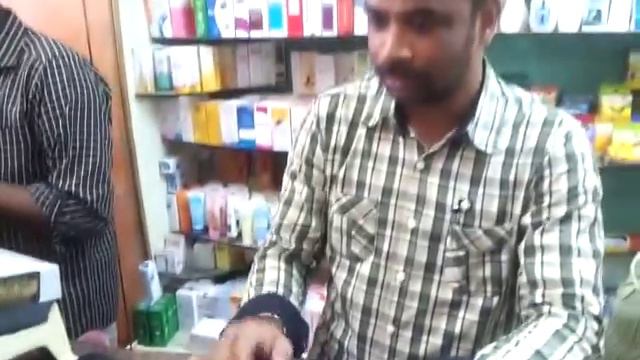 Кассир в аптеке