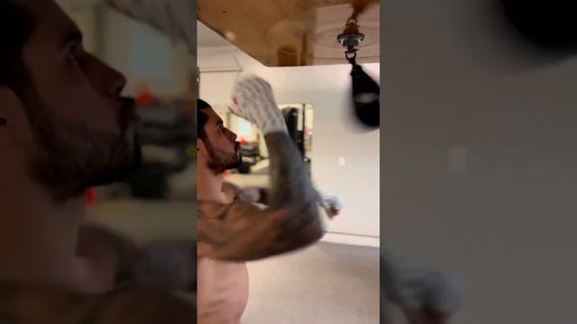 ARNOLD BARBOZA JR. IN BEAST MODE TRAINING FOR JOSE PEDRAZA смотреть онлайн