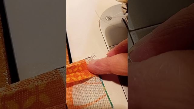 Пошив✂️ квадратной прихватки с прямой бейкой, оформление углов смотреть онлайн
