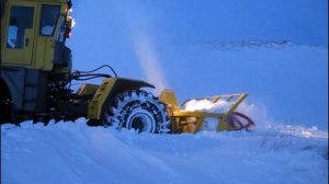 К-700 Чистка дорог от снега.