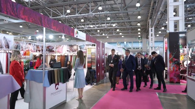 Второй сезон выставки Fashion Style Russia открыт! смотреть онлайн