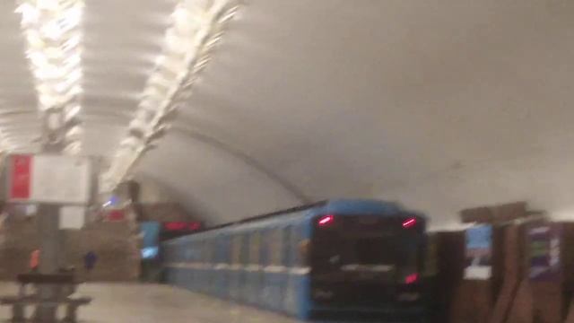 "Продолжение" 81-717.2М 10128 "Номерной" с маршрутом №9 отправляется со станции "Площадь Маркса" смотреть онлайн