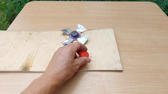 Ветряк своими руками из диска dvd и пластиковой бутылки. Как избавиться от птиц. смотреть онлайн