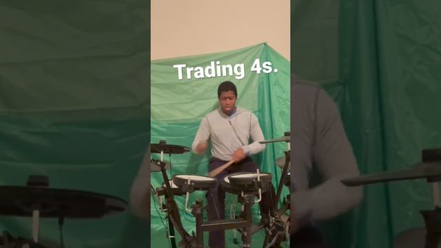 Trading 4s. Roland td 17. #drums #gospelchops #drummer #greenscreen #vicfirth #mefirst #letsgo #yea смотреть онлайн