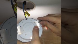 установить пружин в светильник