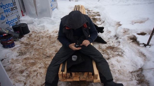 Деревянный забор "Шахматка". Часть 1. Установка столбов. смотреть онлайн