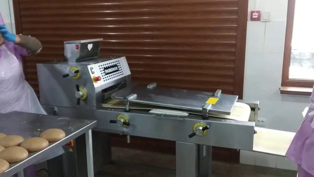 Как пекут хлеб в пекарне Doda Non смотреть онлайн