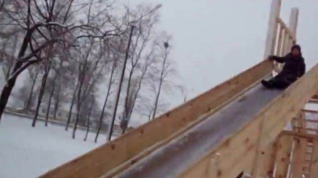 Выход есть! Деревянная горка - ответ на малоснежную зиму! смотреть онлайн
