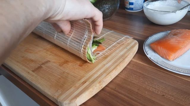 Таких простых роллов вы еще не видели Накатал домашних роллов без риса смотреть онлайн